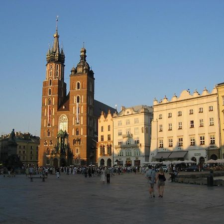 Atena - Pantheon Apartments Krakow Bagian luar foto